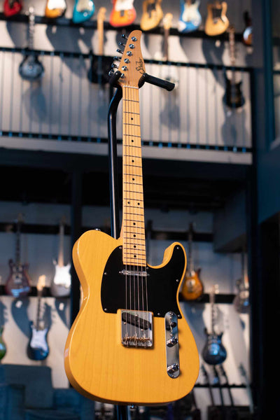 USED SUHR CLASSIC T ANTIQUE - TRANS BUTTERSCOTCH WITH CASE