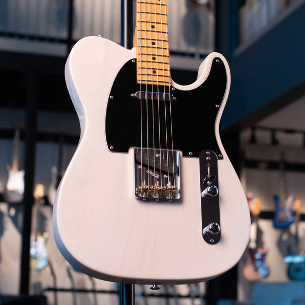 USED SUHR CLASSIC T, TRANS WHITE, SWAMP ASH, MAPLE FINGERBOARD SSCII WITH BAG