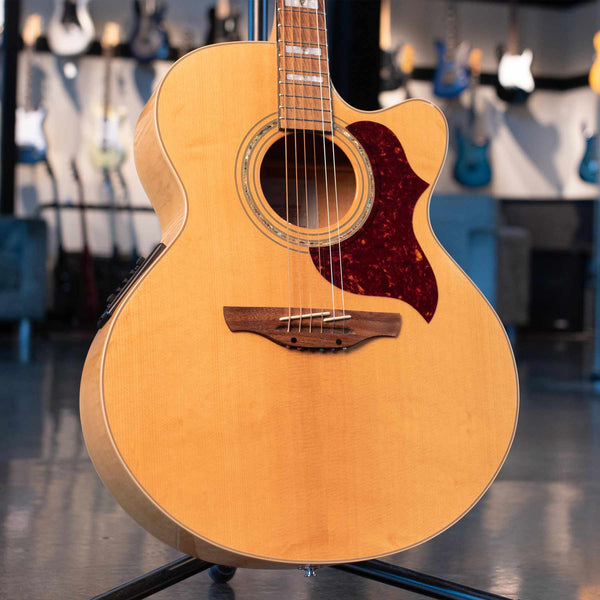USED TAKAMINE  EG523SC W/CASE