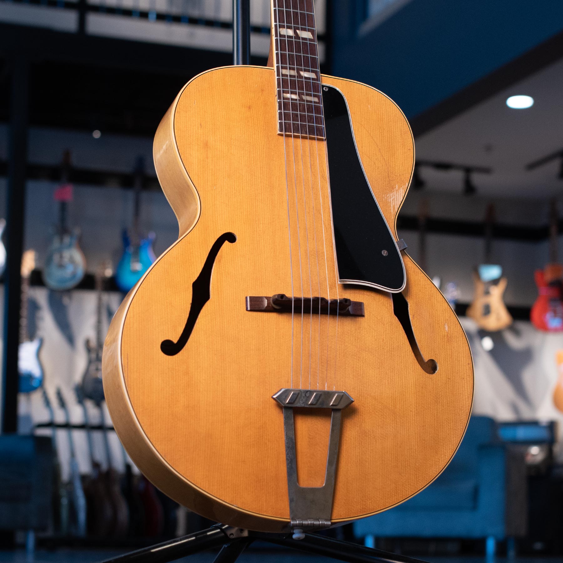 VINTAGE 1952 GIBSON L-4 - NATURAL WITH CASE