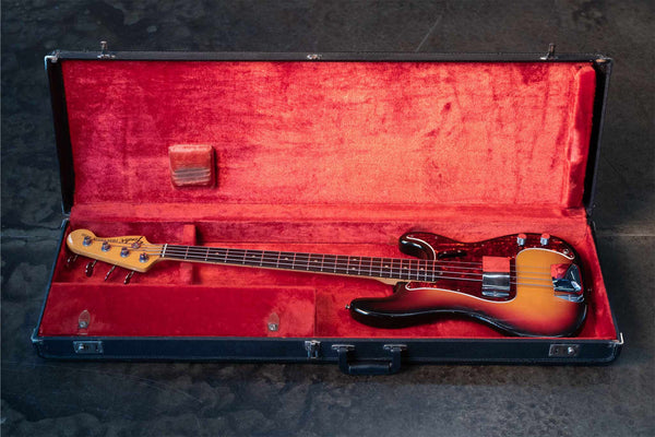 VINTAGE 1972 FENDER PRECISION BASS WITH CASE