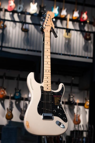 VINTAGE FENDER 25TH ANNIVERSARY STRATOCASTER 1979 W/CASE & COA