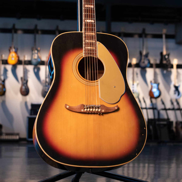 VINTAGE FENDER KINGMAN ACOUSTIC SUNBURST W/CASE
