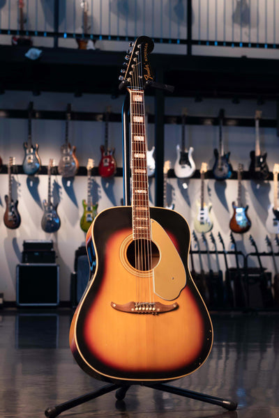 VINTAGE FENDER KINGMAN ACOUSTIC SUNBURST W/CASE