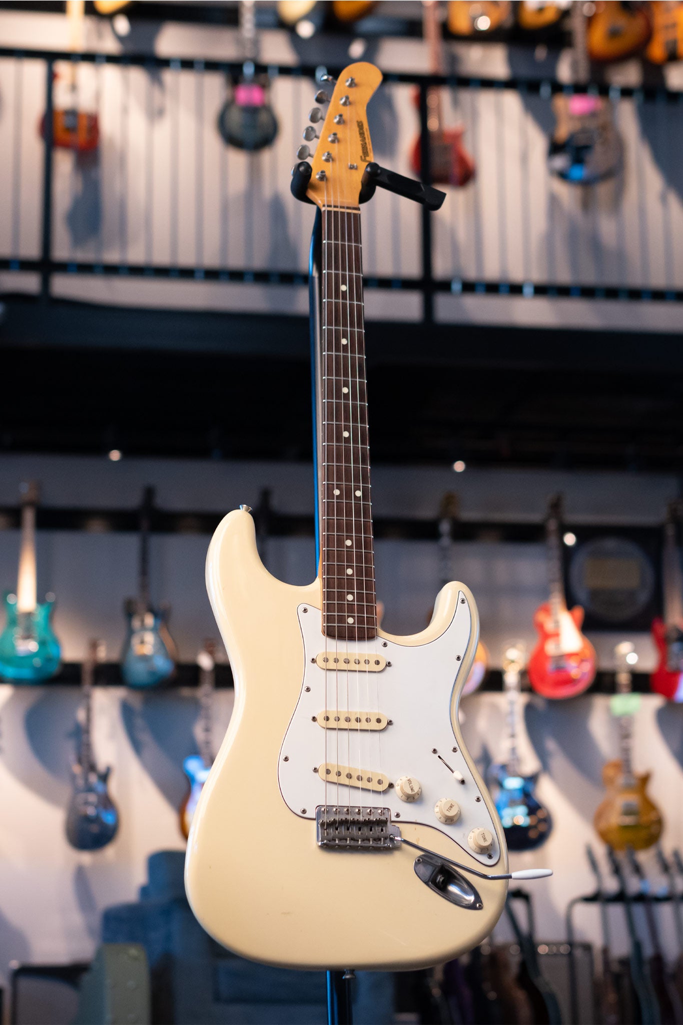 VINTAGE FERNANDES STRAT STYLE | Stang Guitars