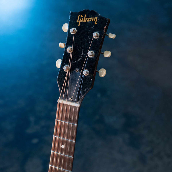 VINTAGE GIBSON J-45 1961 W/NON ORIGINAL CASE