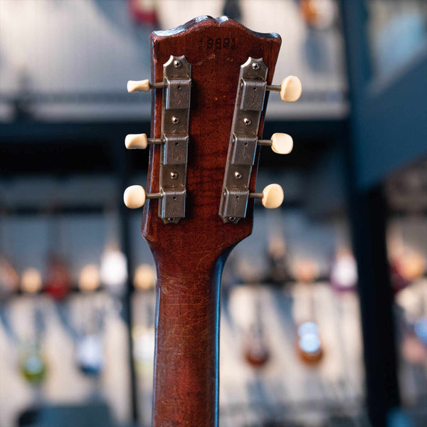 VINTAGE GIBSON J-45 1961 W/NON ORIGINAL CASE