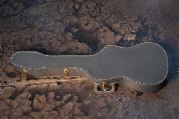 VINTAGE HAGSTROM MODEL 1 W/CHIPBOARD CASE