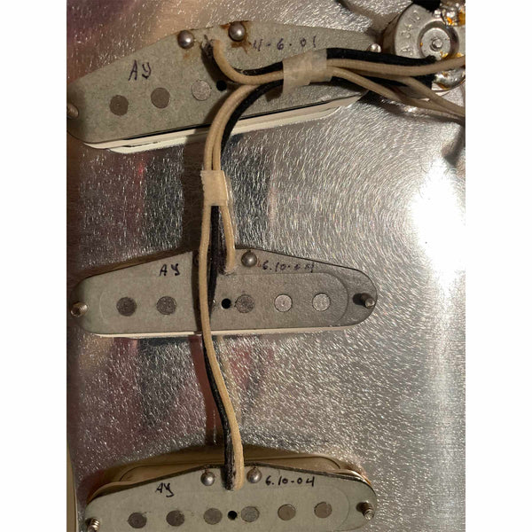 USED FENDER CUSTOM SHOP 1969 STRATOCASTER CLOSET CLASSIC W/CASE &COA