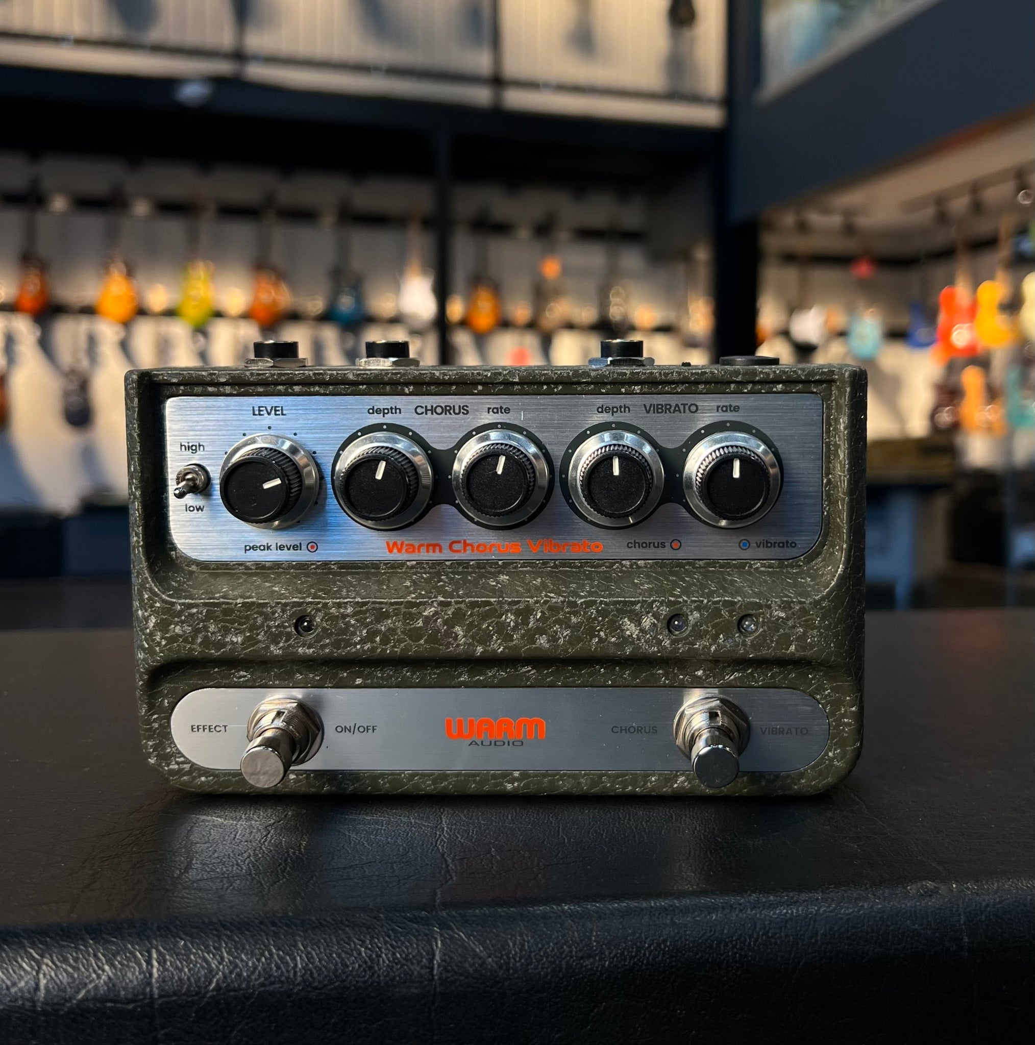 WARM AUDIO WA-C1 - STEREO CHORUS & VIBRATO PEDAL | Stang Guitars